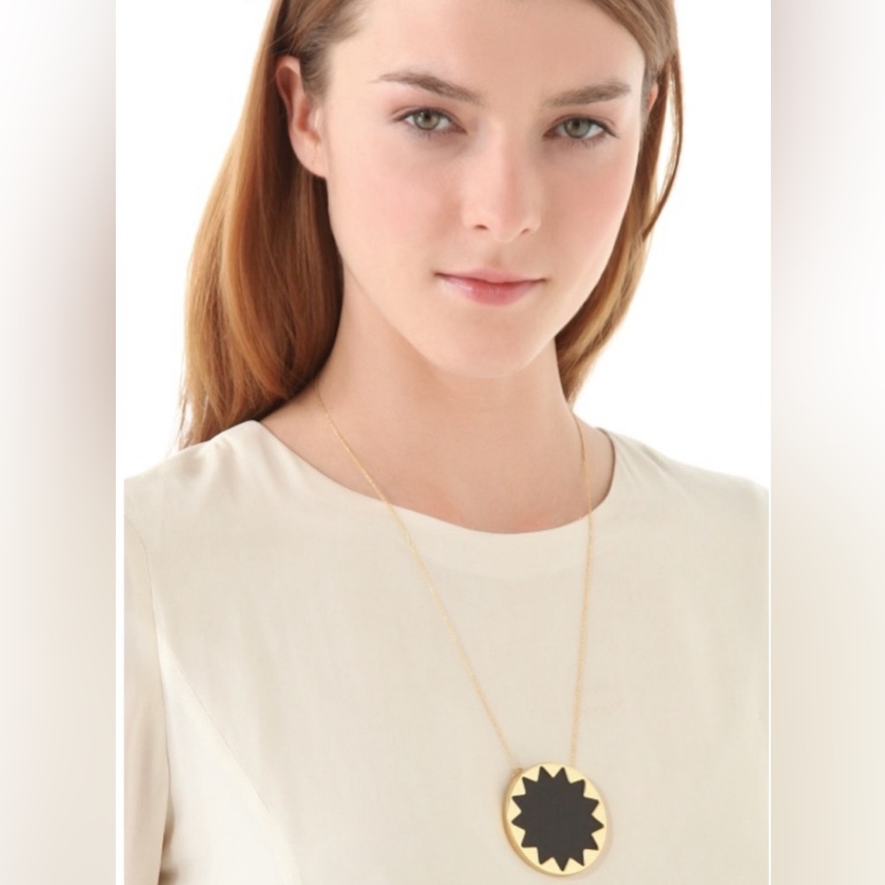 House of Harlow 1960 Black/Gold Sunburst Pendant Necklace
